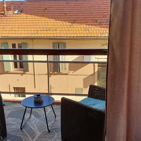And Pour 2 A 3 Personnes Appartement